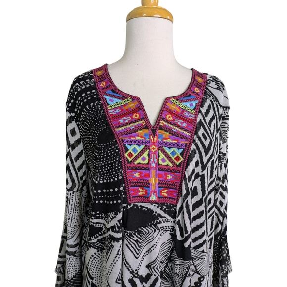 Calessa Geometric Mesh Embroidered Layered Split V Neck Tunic Lightweight Large - Picture 6 of 14